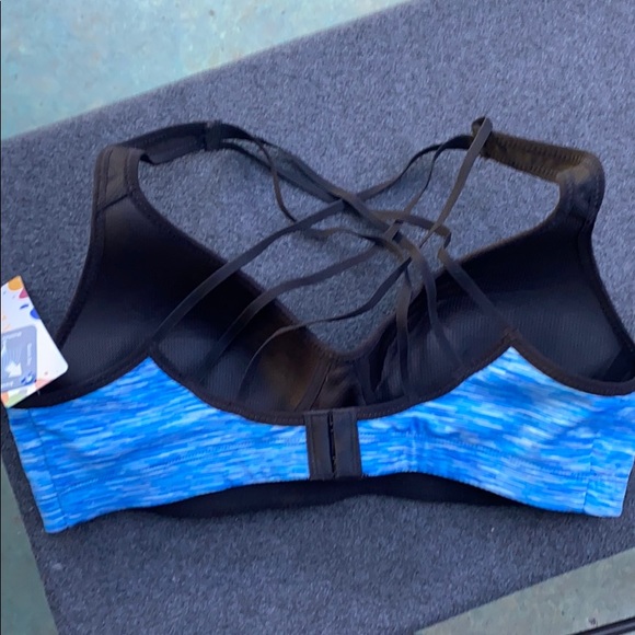 Blue and black crisscross sports bra - Picture 2 of 3